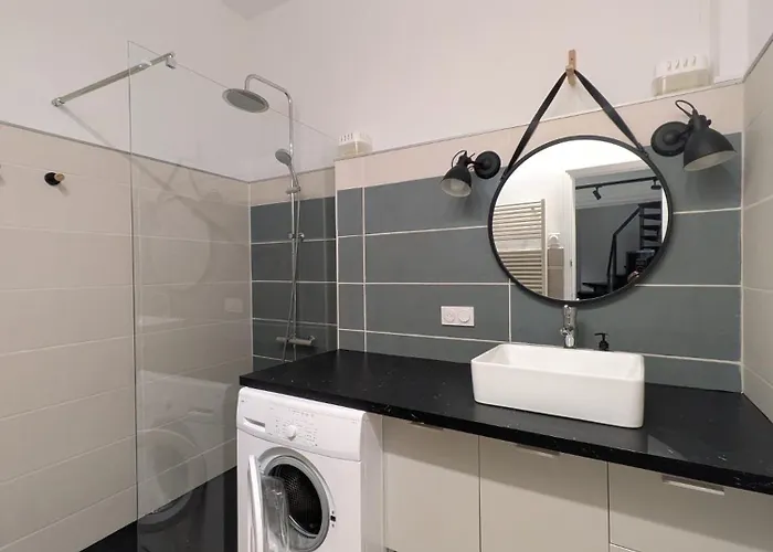 T3 De 75 M2 Avec Veranda Et Parking, A 5 Min Des Thermes A Luchon * Bagneres-de-Luchon