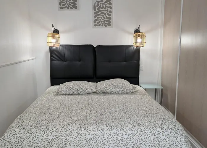 T3 De 75 M2 Avec Veranda Et Parking, A 5 Min Des Thermes A Luchon * Bagnères-de-Luchon