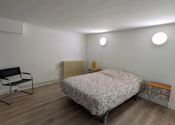 T3 De 75 M2 Avec Veranda Et Parking, A 5 Min Des Thermes A Luchon